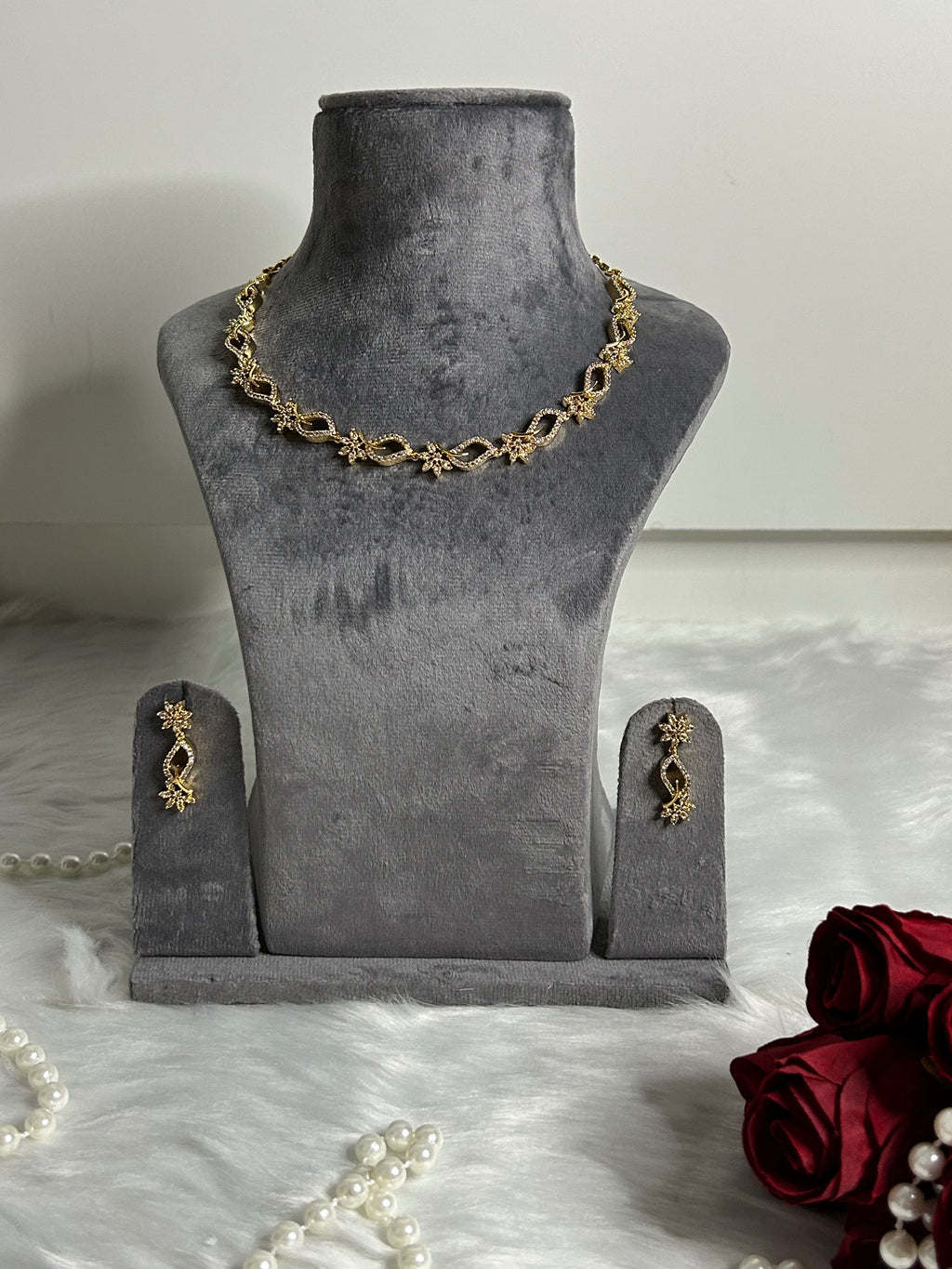 Modern Floral Necklace Set