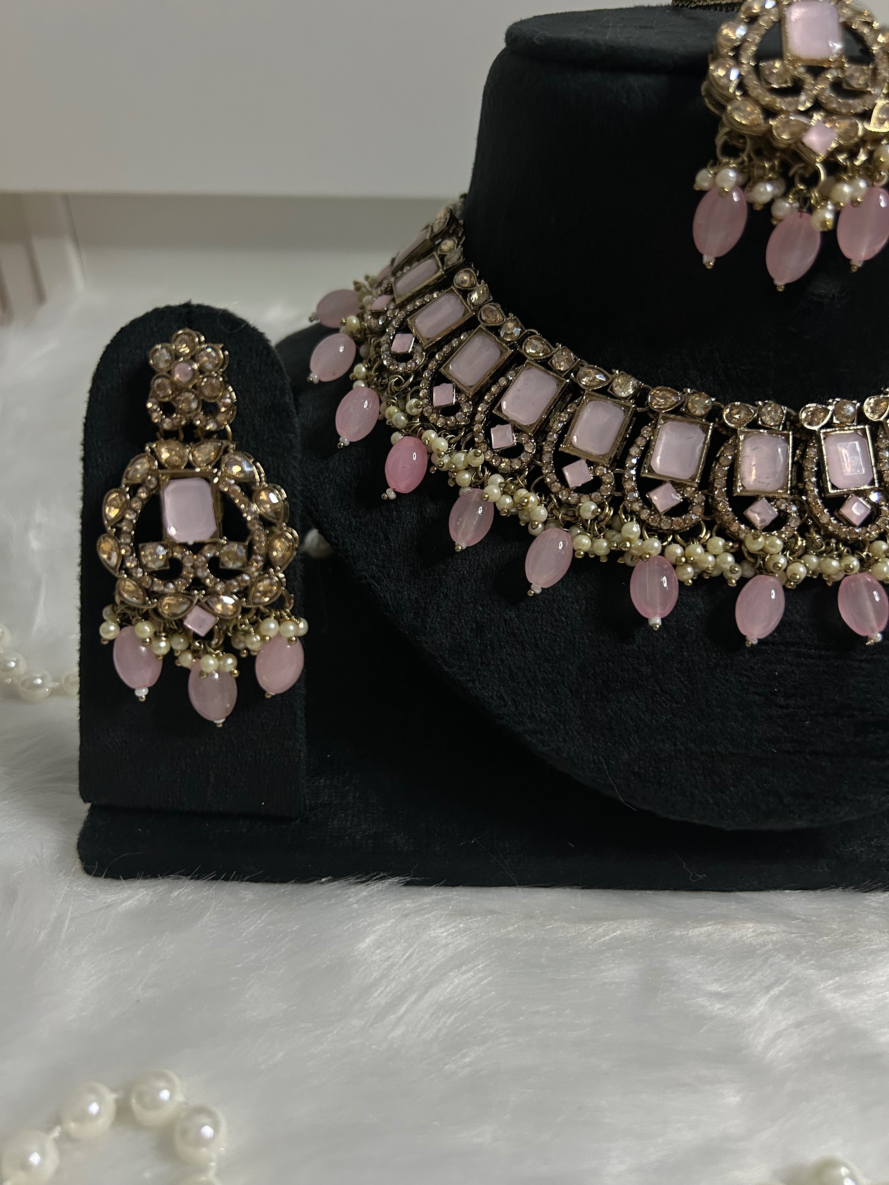 Elegant Pastel Pink Kundan Set